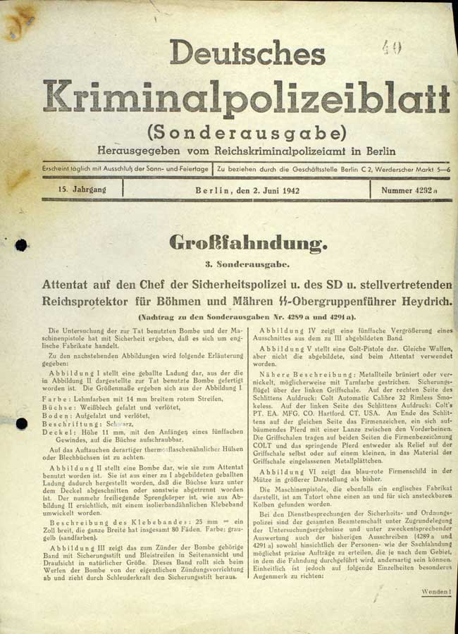 Deutsches Kriminalpolizeiblatt, Jahrg. 15, z 1. a 2. června 1942 (zvl. vydání), s popisem pachatelů a předmětů zajištěných po atentátu na R. Heydricha