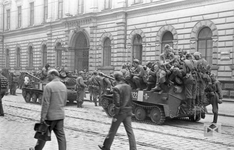 Sbírka 1968, foto: Okky Offerhaus