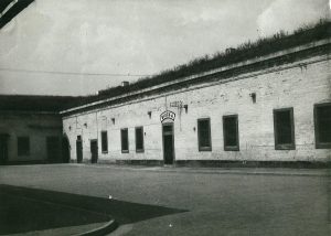 Malá pevnost po odchodu vězňů ve fotografiích poručíka J. Sachera.