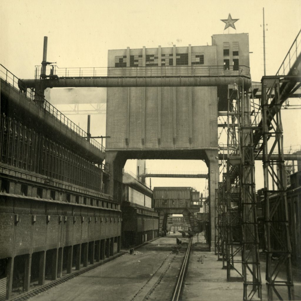 Album fotografií věnované Severní dráhou Ferdinandovou ministru průmyslu B. Laušmanovi.