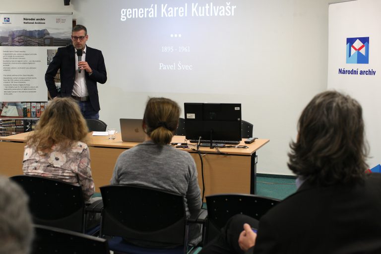 Webový seriál Rok zlomu doplnily na jaře tři přednášky