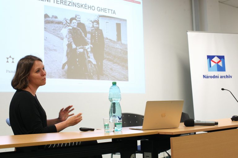 Webový seriál Rok zlomu doplnily na jaře tři přednášky