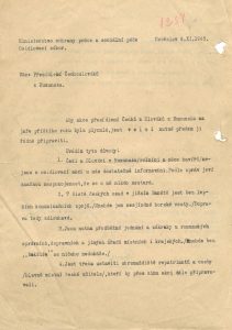 1945, 4. listopad, Soběslav Dopis řídícího učitele v Soběslavi R. Urbana Ministerstvu ochrany práce a sociální péče upozorňující na nutnost pečlivé přípravy reemigrace krajanů z Rumunska. NA, MPSP-R, sign. R 800, kart. 222.