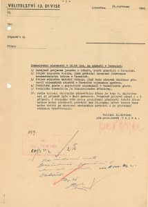 Projekt Velitelství 12. divize v Litoměřicích na uspořádání pietní slavnosti v Terezíně, plánované na 26. srpen 1945, zaslaný repatriačnímu odboru Ministerstva ochrany práce a sociální péče.