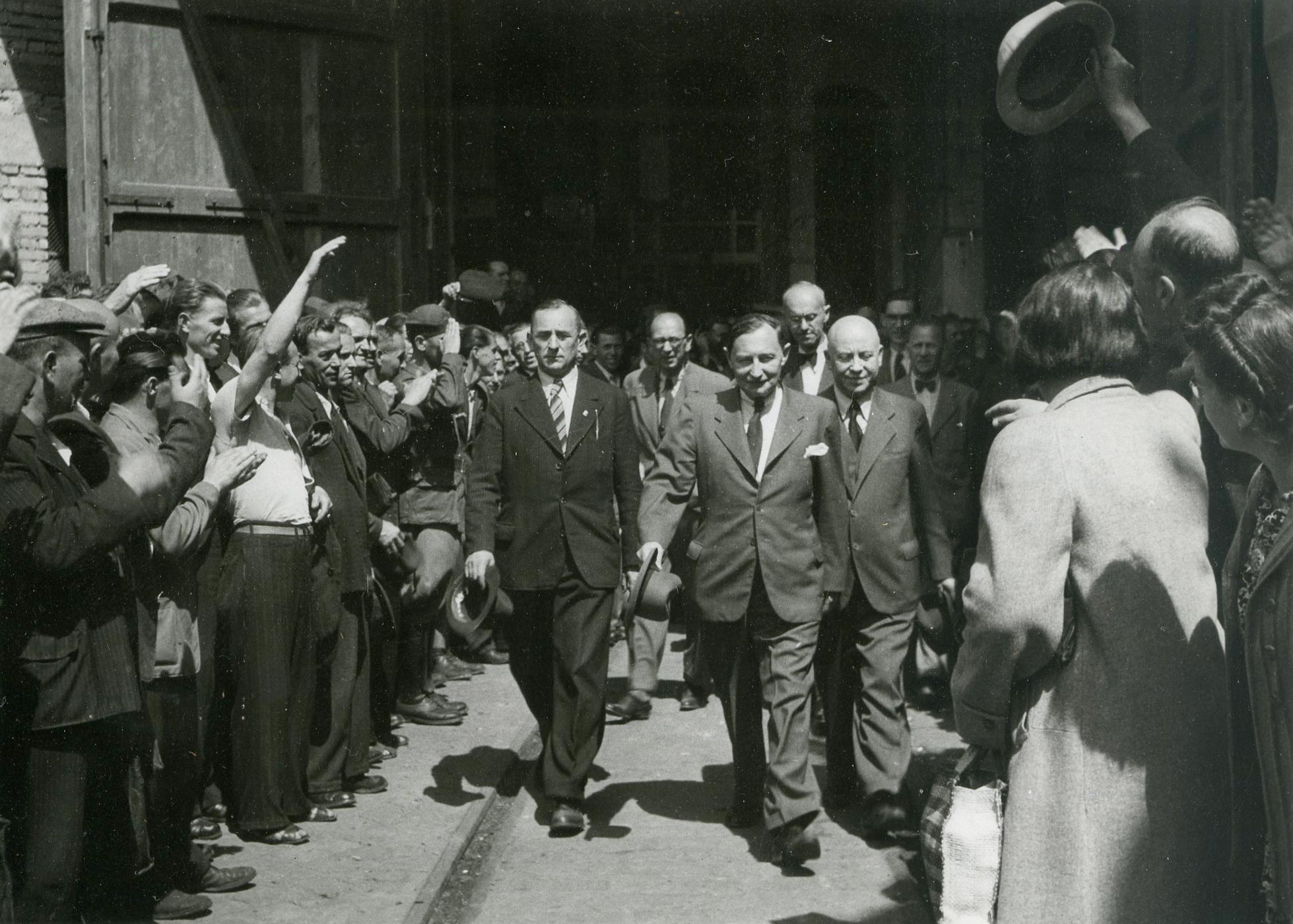 Z. Fierlinger při návštěvě Škodových závodů v Plzni.