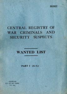 Úvodní strany ústředního seznamu válečných zločinců (celkem obsahoval více než 1100 stran).