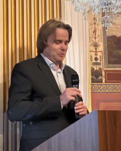 Seminář ve vile Lanna se věnoval rozboru tzv. tajemné obálky