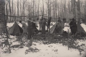 Vytyčování nové československo-sovětské státní hranice.